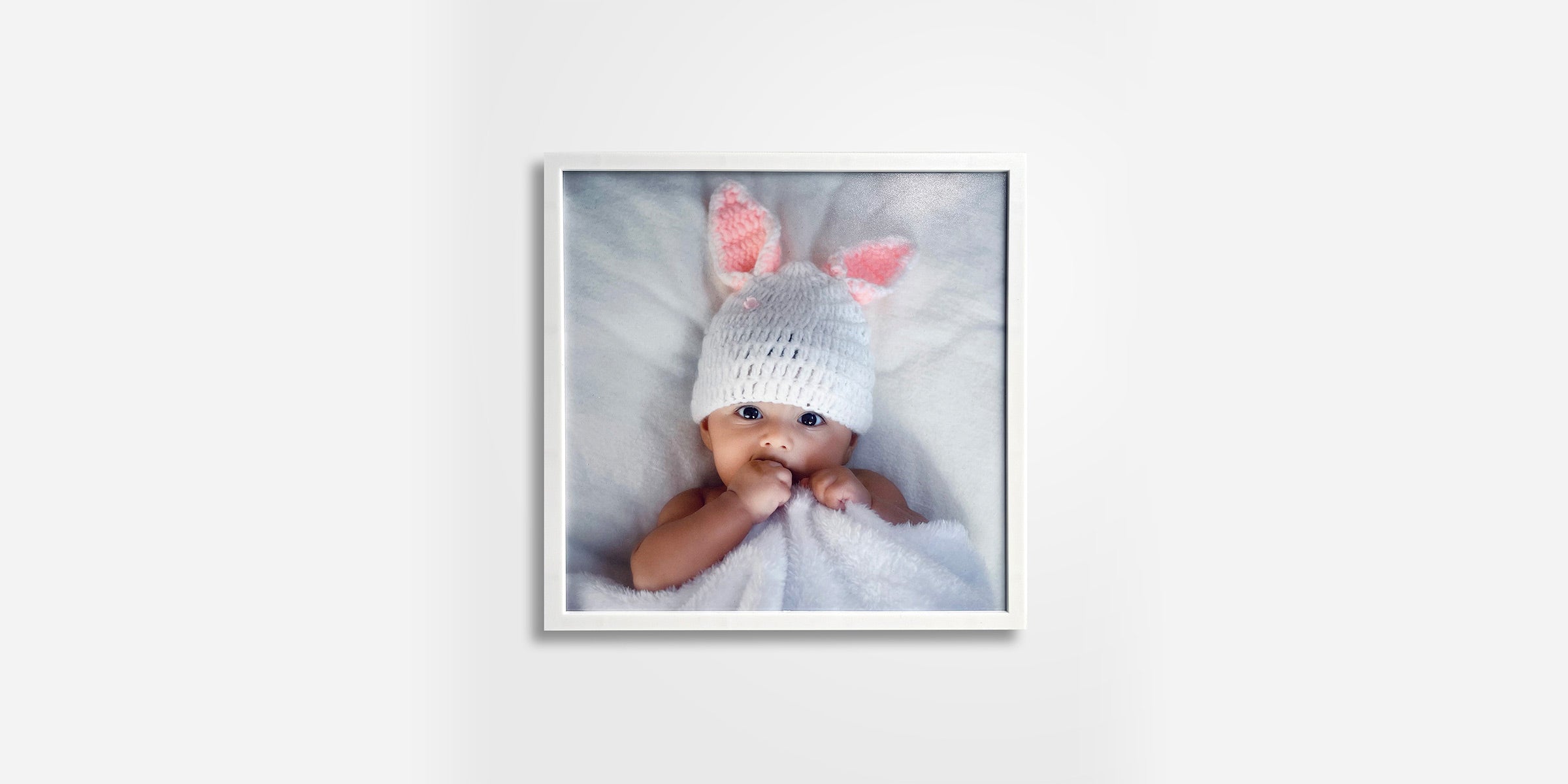 White framed photo tile - Hangtiles